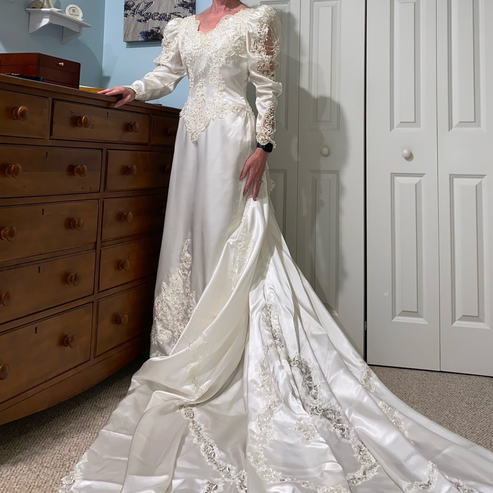 Vintage Bridal Originals Beaded Sequins Lace Wedding Gown Dress Detachable Train
